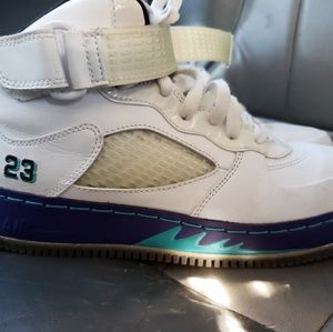 Jordan Shoes - Like New Air Jordan Nike Air force Ones Sneakers Jordan Shoes - Like New Air Jordan Nike Air force Ones Sneakers